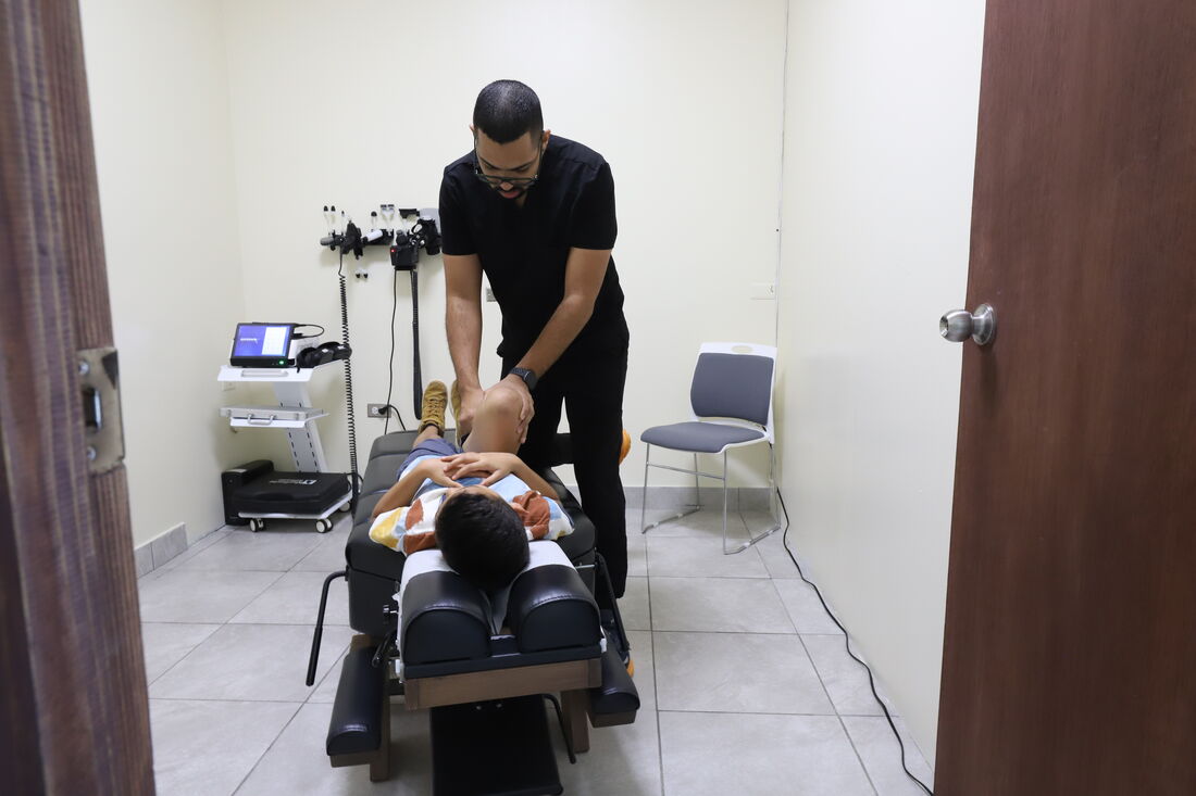Ajuste quiropráctico en SpineHarmony